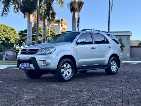 TOYOTA HILUX SW4 3.0 SRV 4X4 16V TURBO INTERCOOLER DIESEL 4P AUTOMÁTICO